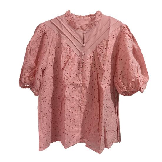 Женская рубашка с воротником-стойкой и V-образным вырезом, коротким рукавом, ажурным вышитым цветочным узором, кружевная блузка, повседневные нарядные топы