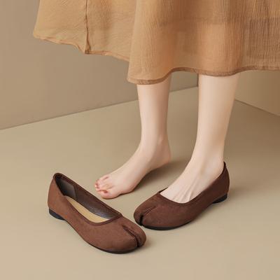 Weiwei Girl 7899-2 Неглубокие одинарные туфли Женские туфли на плоской подошве Французский темперамент Раздвоенный носок Туфли с одной педалью Ретро свиные рыси