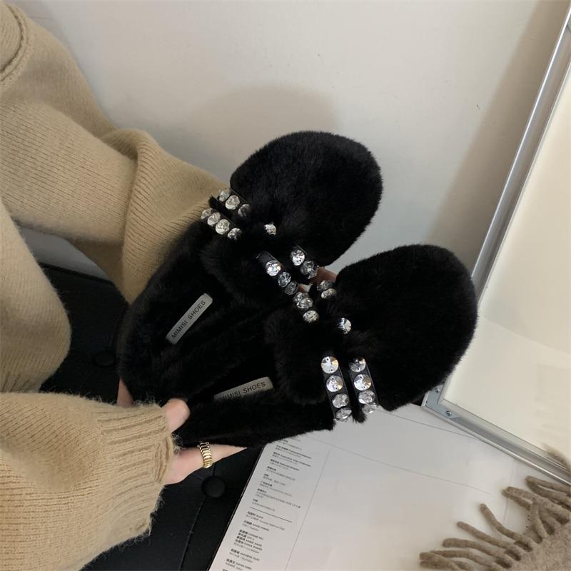 Модные роскошные меховые мокасины с крупными бусинами и кристаллами, женские зимние элегантные теплые туфли на плоской подошве для женщин, удобные плюшевые туфли без застежек на каждый день