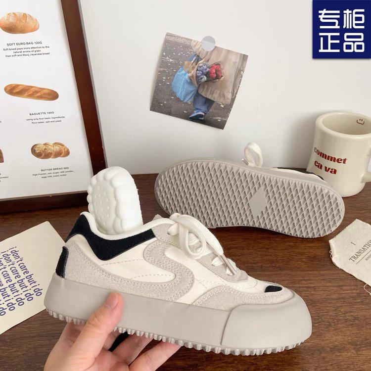 2024 popular new retro red thick baseplate shoes women's autumn niche Hong Kong style chic round head casual moral training shoes