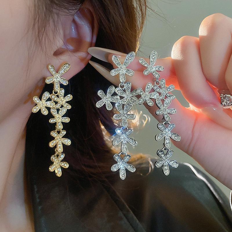 Silver needle zircon geometric fringed earrings light luxury high-end autumn and winter earrings women's new popular earrings