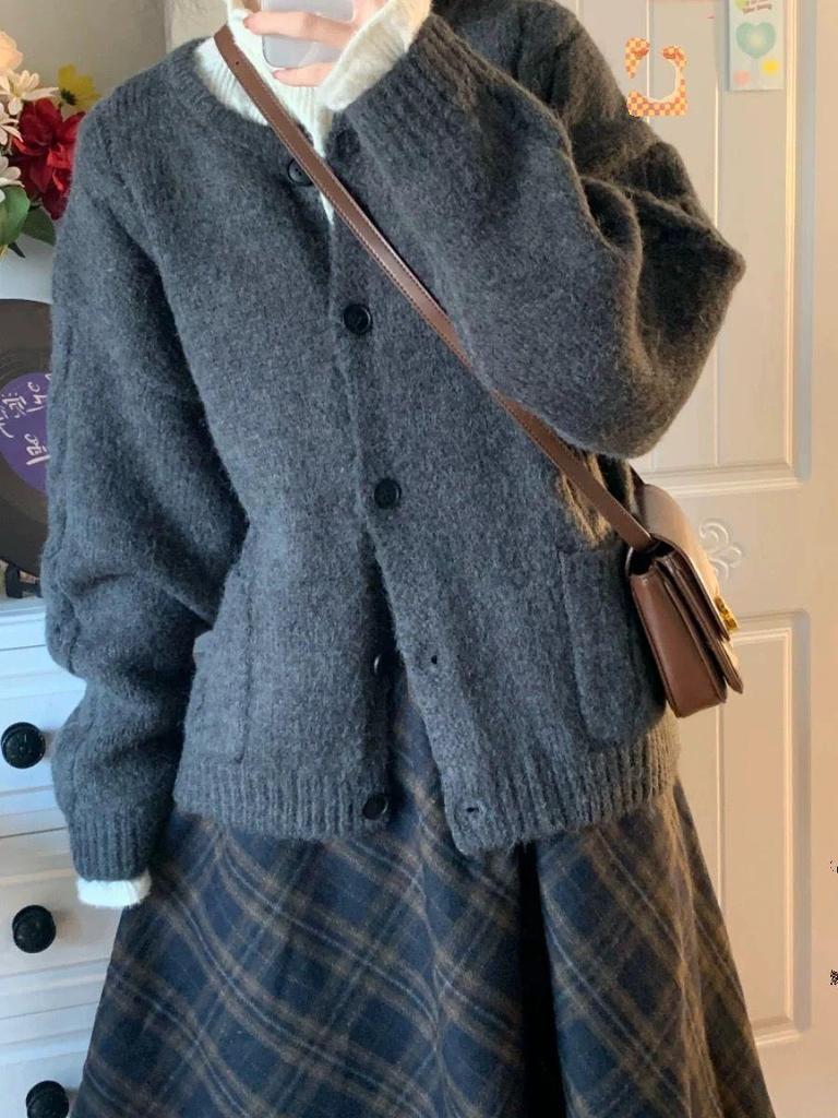 Retro Autumn Mori Girl Knitted Cardigan - Soft, Warm, Round Neck, Short Length