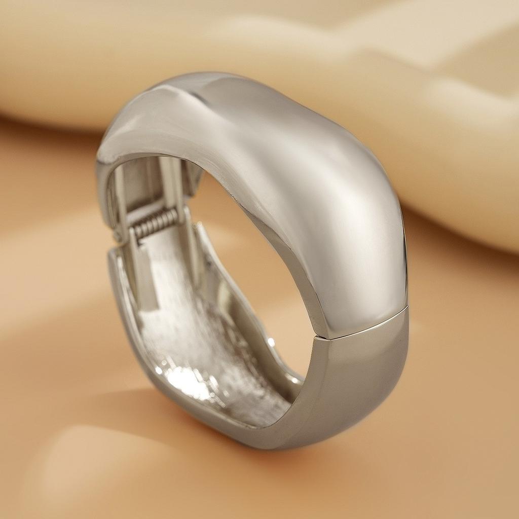 Exaggerated INS Heavy Craft Design Sense Metal Glossy Bracelet Geometric Personality Wide Bracelet