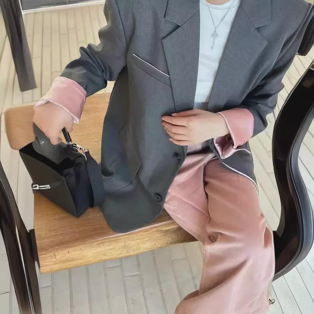 Женский весенний серый пиджак с контрастной строчкой - корейский стиль моды