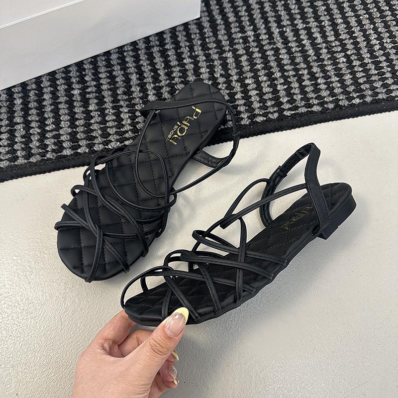 Модные плетеные тонкие ремешки золотые плоские римские сандалии женские летние 2025 новые