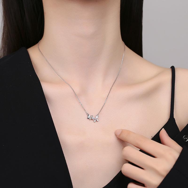 Butterfly Necklace Female Niche Ins Wind Collarbone Chain Flower Light Luxury Spice Girl Temperament Pendant Jewelry