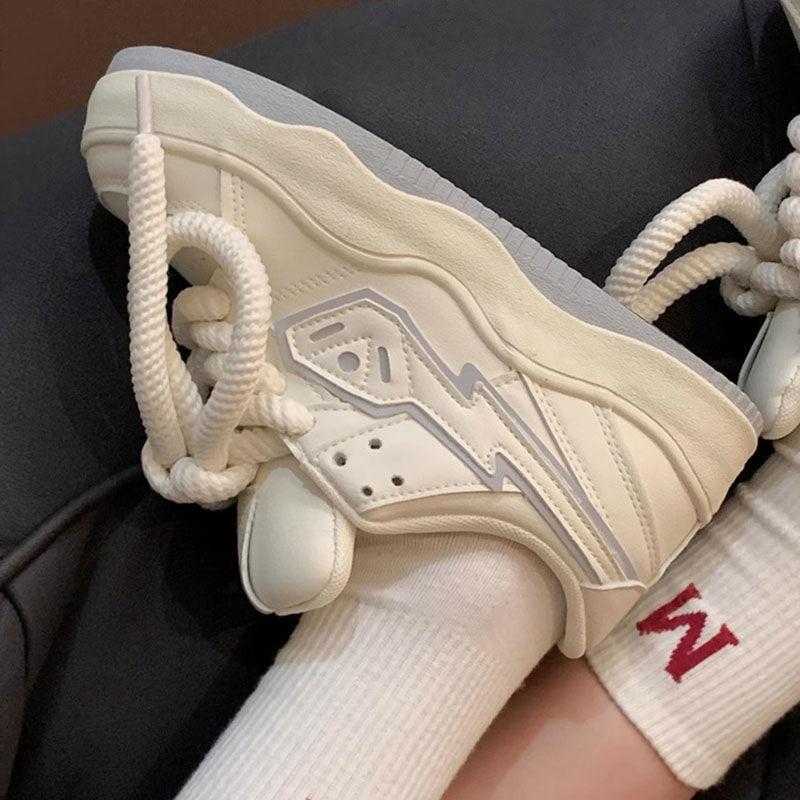 2025 Весна и Осень Американские ретро туфли-хлеб женские на платформе универсальные студенческие белые туфли нишевый дизайн оригинальные кеды женские