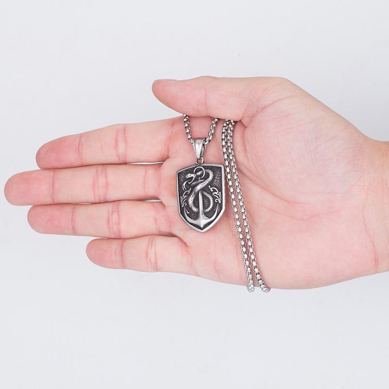 Европейское и американское хип-хоп мужское стальное ожерелье: Жетон с Змеей и Якорем, Невыцветающая Цепочка для Свитера