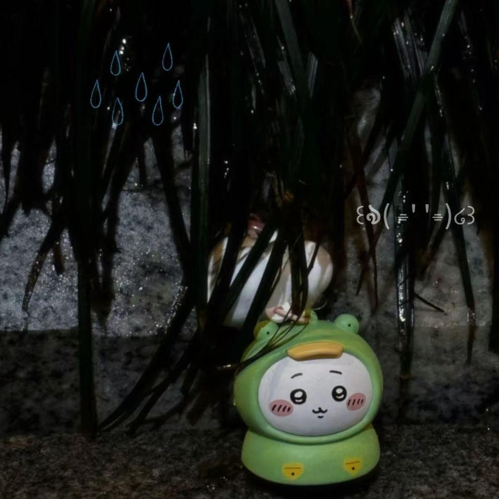 Chiikawa Raincoat Series Light Up Keychain – Cute Usagi Hachiware ABS PVC Cartoon Pendant Summer Theme Cloud Ornament Gift