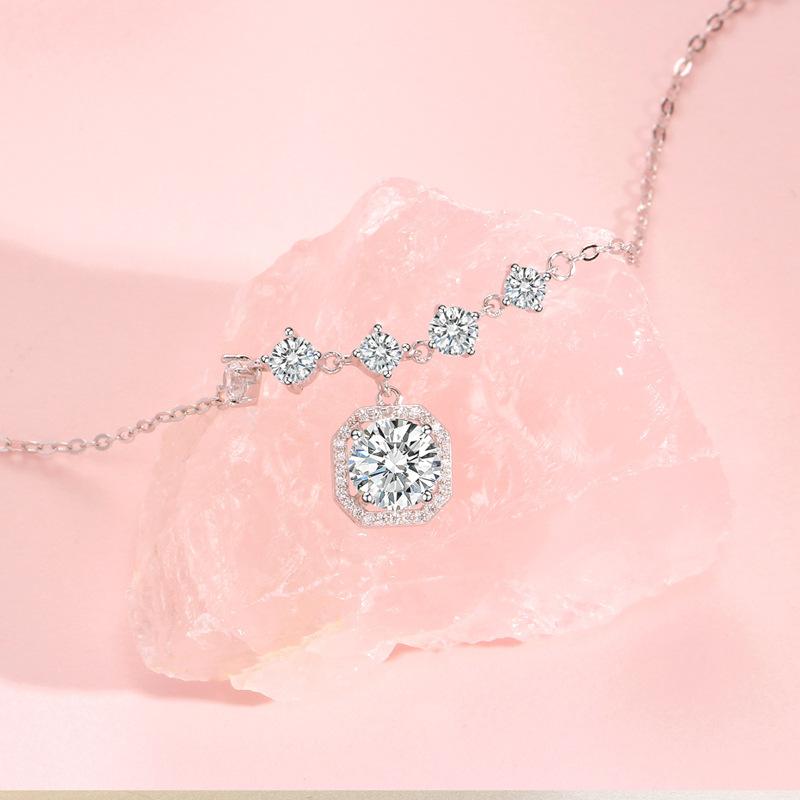 Ожерелье с квадратным бриллиантом в стиле легкой роскоши, женское модное универсальное нишевое изысканное ins подарок для женщин