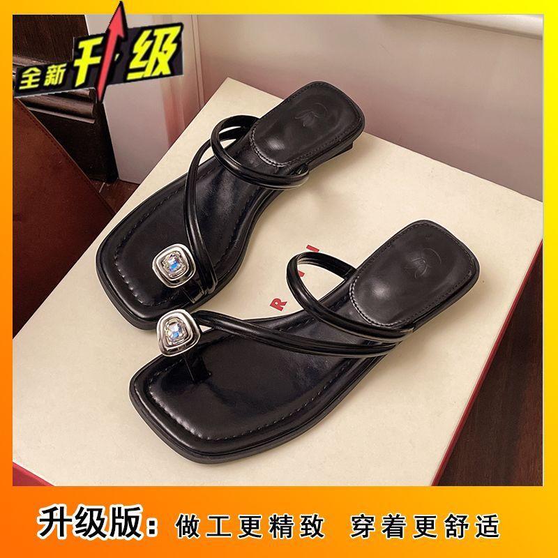 Low Heel Pinch Feet Internet Celebrity Fashion Square Head Cover Toe Cool Slippers 2025 New Flat Beach Flip-flops Women's Summer Wear