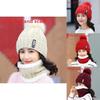 Вязаная зимняя шапка с помпонами и буквенными украшениями для улицы, на каждый день