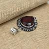Гранатовый драгоценный камень стерлингового серебра 925 пробы Ювелирные изделия ручной работы Элегантный кулон для нее