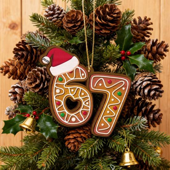 Рождественское украшение Акриловый пряничный человечек Номер 67 Подвеска со шляпой Праздничное украшение для рождественской елки Праздничный подарок