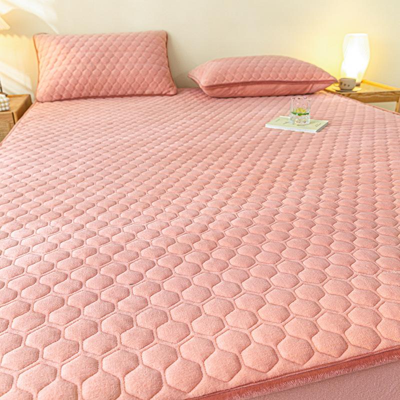 Простая однотонная стеганая простыня из молочного волокна, нескользящий студенческий бытовой матрас, пылезащитный защитный чехол, утолщенная подушка-покрывало