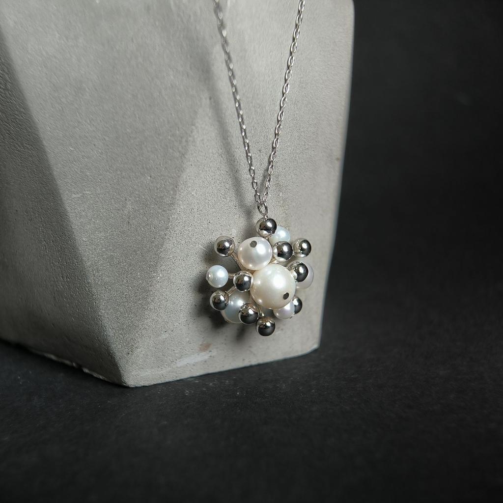 Серебряное колье с натуральным жемчугом, вес изделия 8,07 гр (2185208)