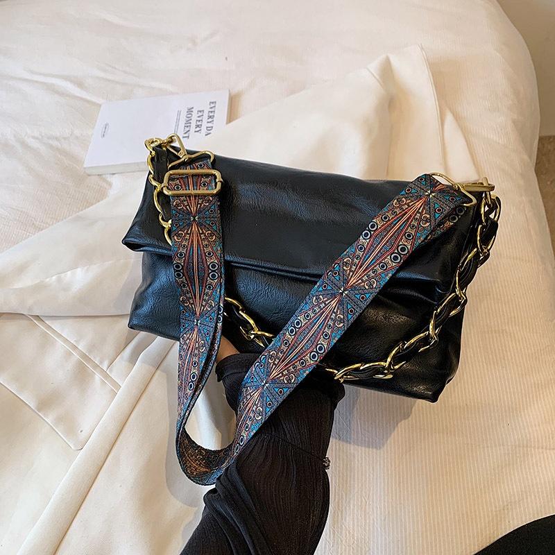 IELGY Women's Large-capacity Chain Mail Carrier Armpit Bag, Retro Soft Leather Shoulder Messenger Bag