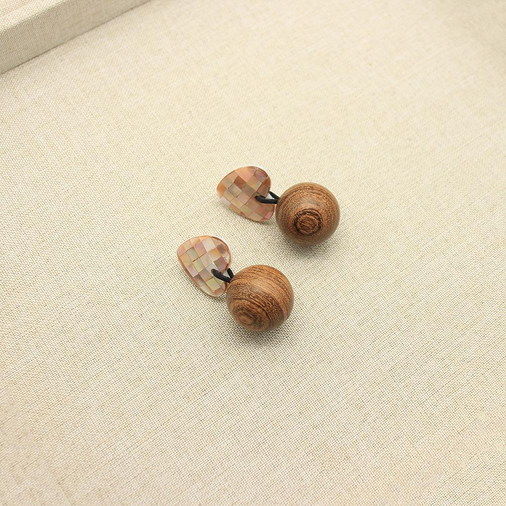 Серьги-пусеты из необработанного ракушечника и ракушек в виде сердца из древесины – Нишевый дизайн высокого класса