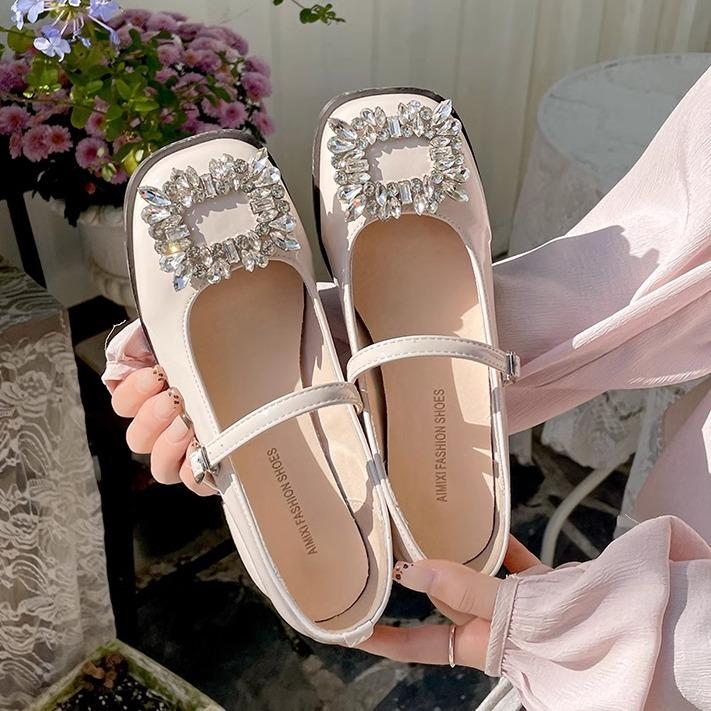 White Xiaoxiangfeng Thick Heel Small Leather Shoes Women's 2025 New Spring and Autumn Versatile Skirt Light Mouth Mary Jane Single Shoes