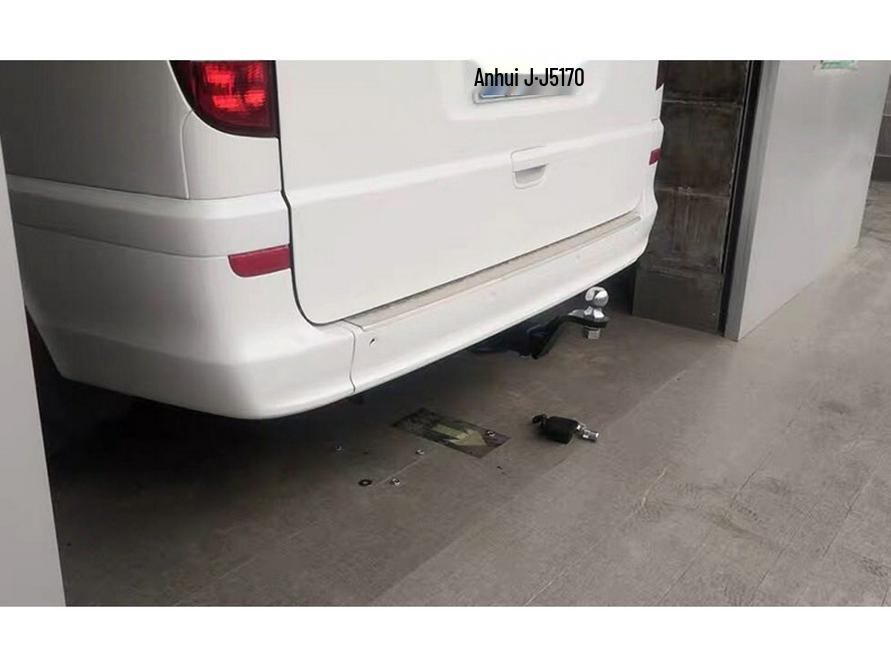 Совместимо с Mercedes-Benz Vito V260 Viano: Модифицированный задний буксировочный крюк Прицепная балка Снятие.
