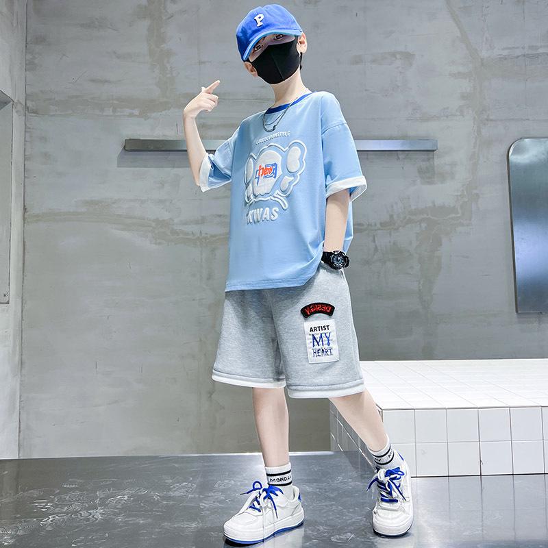 Летний комплект с короткими рукавами для мальчиков 2024 года: Спортивный и стильный крой для мальчиков среднего и крупного телосложения