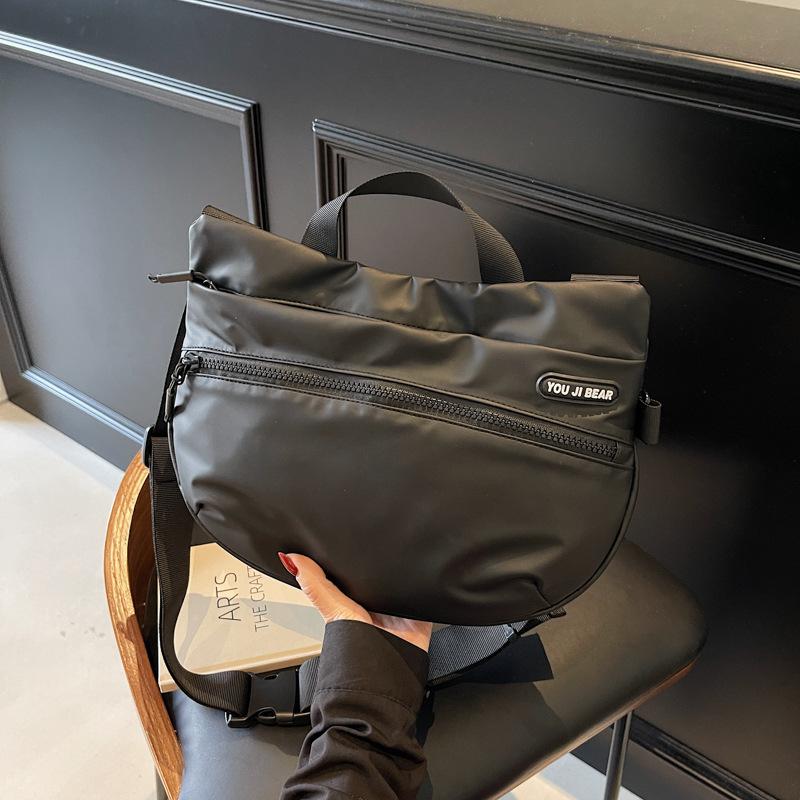 Сумка большой вместимости женская летняя новая сумка-мессенджер спортивный локомотивный стиль с чувством современности рабочая сумка для поездок