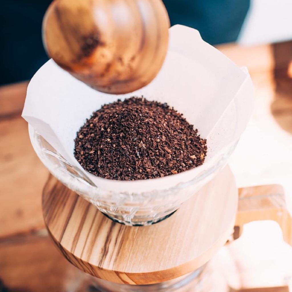 HARIO V60 Glass Coffee Olive Wood for Cups Heat-Resistant Dripper, 01, 1-2 (VDGR-01-OV)