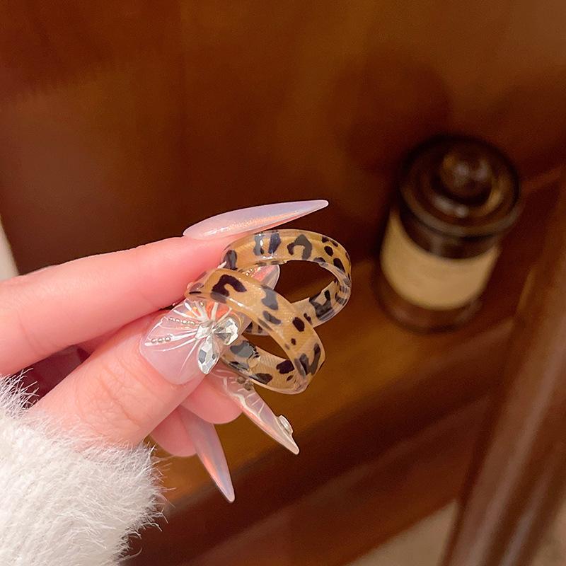 Универсальные темпераментные ретро минималистские простые серьги в форме буквы C с леопардовым принтом для женщин