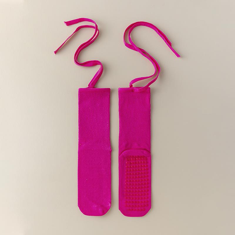 Нескользящие носки для йоги и танцев с перекрестными ремешками: Идеально с одеждой для йоги для спортивного дофаминового образа