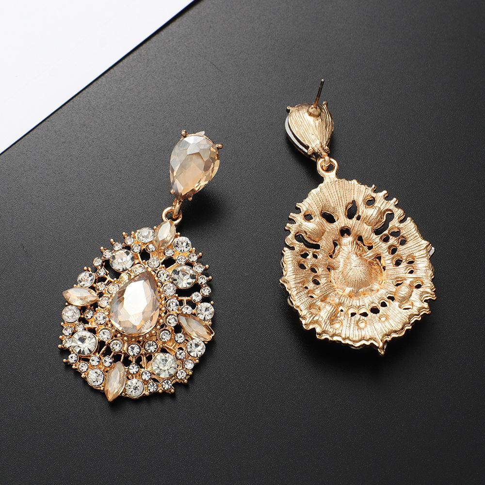 Water Droplet Shaped Pendant Earrings for Women, A New Fashionable and Exaggerated Earring Gift