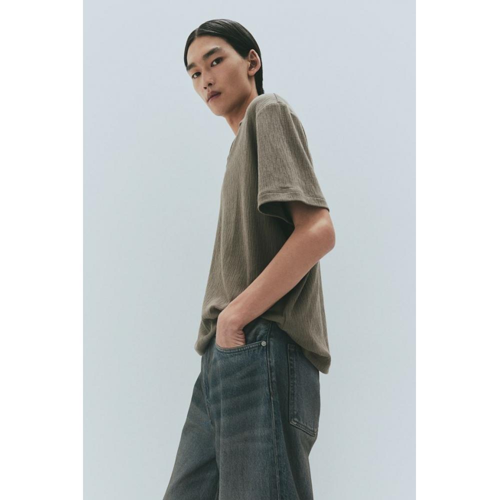 Футболка с воротником HM Regular Fit Темно-бежевый