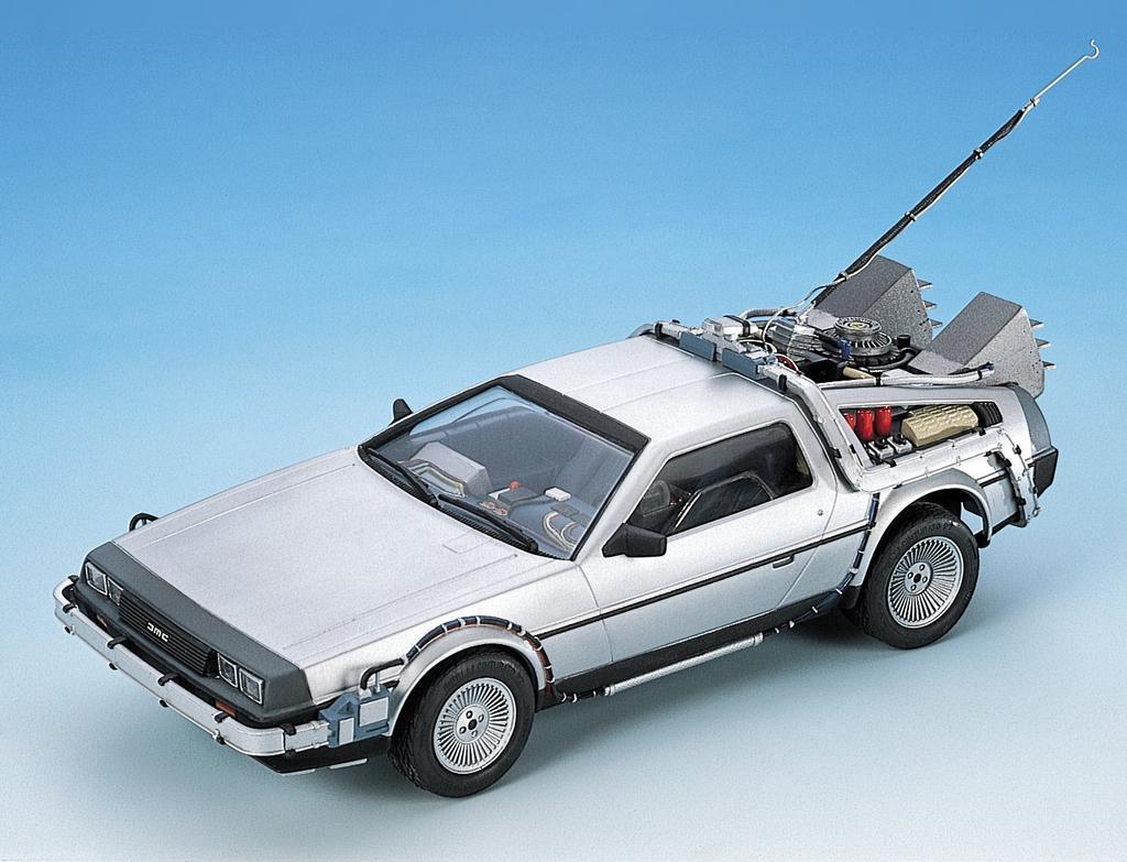 Aoshima Bunka Kyozaisha Movie Mecha Series Back to Future Part I Time Machine Пластиковая модель 1/24 BT-01