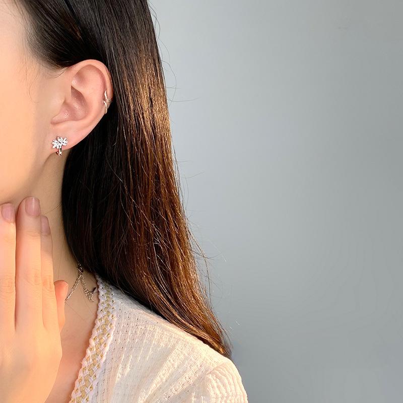 Легкие роскошные серьги-вкладыши с бриллиантовой инкрустацией для женщин с высококачественным нишевым дизайном Новые серьги Temperament