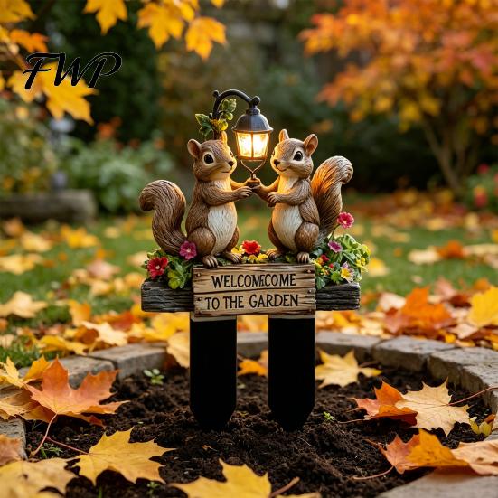 Outdoor Garden Ornament Two Squirrels Decorative Stake, Welcome to The Acrylic Yard Accessory Art, Street Lamp Squirrel Sign for Lawn Pathway