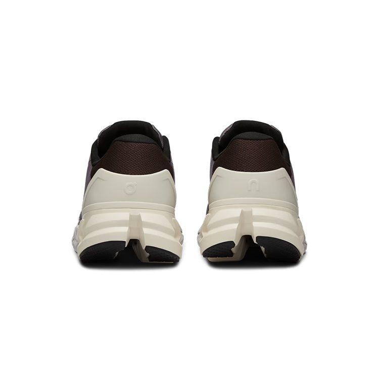 On Женские кроссовки Cloudflyer 4 Shark Pearl 71.98092