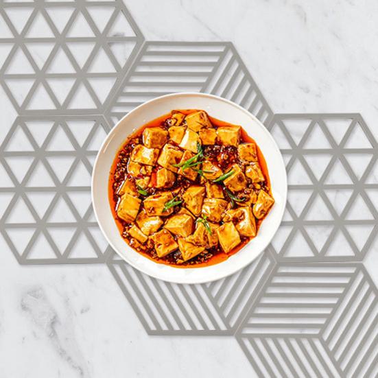 Силиконовая подставка-тривет Шестиугольная подставка Подставка под кастрюлю Термостойкая и нескользящая Настольные коврики Изолированные защитные накладки для рабочего стола для дома, бара, кафе