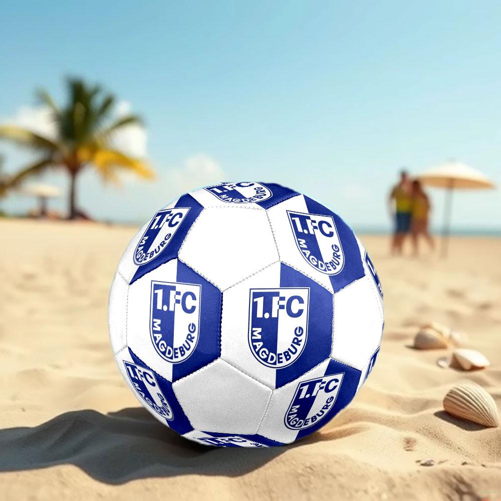 Футбольный мяч 1.FC Magdeburg, размер 5, машинная строчка, ПВХ, прочный и с высоким отскоком, подходит для всех возрастов, фанатская атрибутика, для матчей и игр на открытом воздухе.