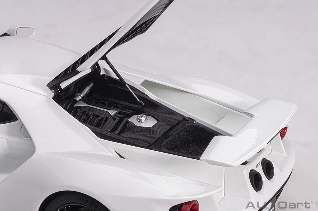 AUTOart 1/18 Scale Ford GT 2017 White Finished Product