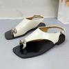 Модные лаконичные сандалии с ремешком на пальце и пряжкой, женские летние элегантные сандалии-гладиаторы на плоской подошве из искусственной кожи, женские повседневные шлепанцы дизайнерского бренда
