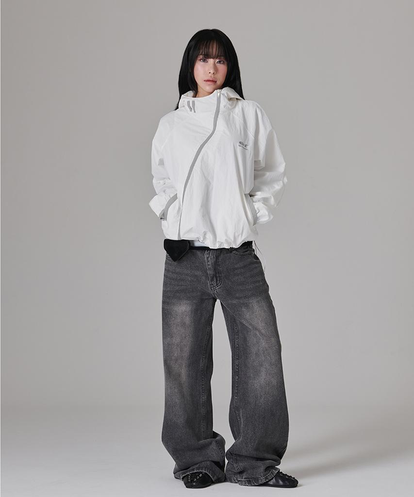 ESCAPEFROM Escf Logo Point Diagonal Closing Windbreaker White