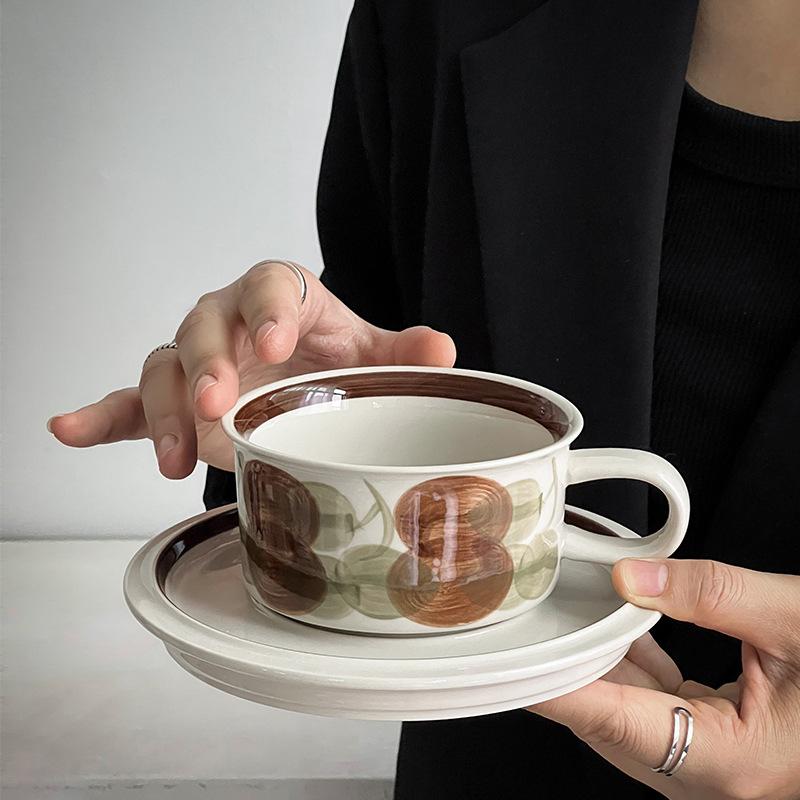 Винтажный расписанный вручную цветочный керамический набор кофейной чашки и блюдца с шасси финская средневековая чашка для латте высокой ценности