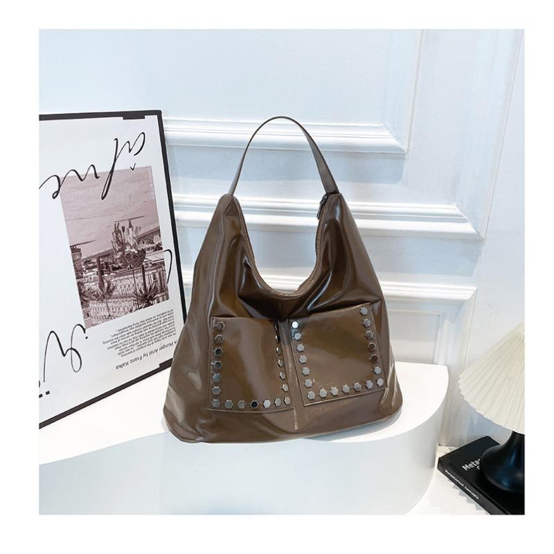 Ретро сумка женская большой вместимости новая летняя универсальная на плечо сумка для покупок заклепки сумка-тоут для通勤