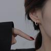 1 пара женских сережек Безблокирующая застежка-гвоздик Стабильная посадка Скрученные серьги Круглый дизайн Зеркально полированные серьги-кольца