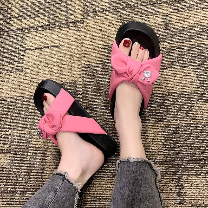 Женские шлепанцы на толстой платформе, новые летние модные шлепанцы со стразами на толстой подошве, женские сандалии с открытым носком, нескользящие, пляжная обувь