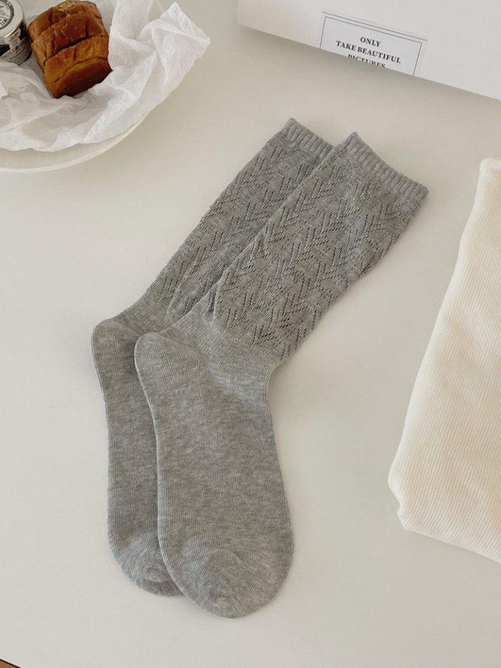 Трендовые весенне-осенние ажурные гольфы до середины икры - Ретро стиль, стройнящие, однотонные.