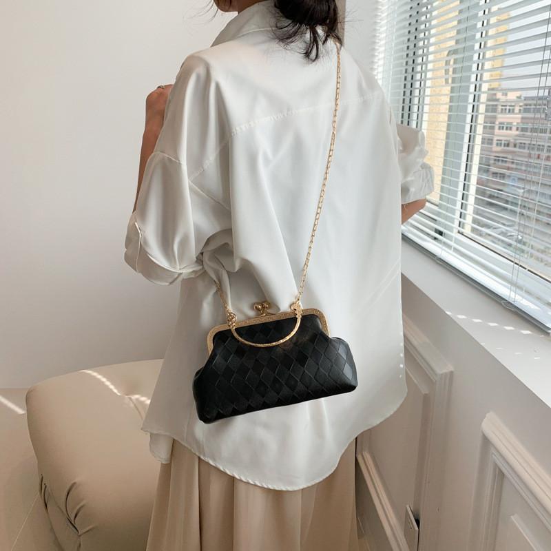 Chic And Modern Shell Bag For Women In Silver And Gold Ideal For Street Style