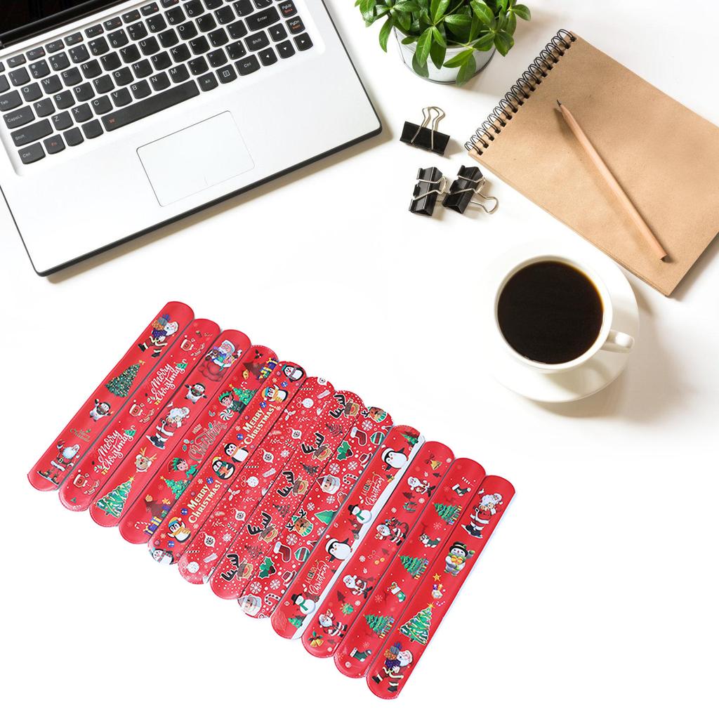 Упаковка из 100 рождественских браслетов-шлепков разных стилей, браслет-игрушка для сезонного празднования, стильное украшение для вечеринки