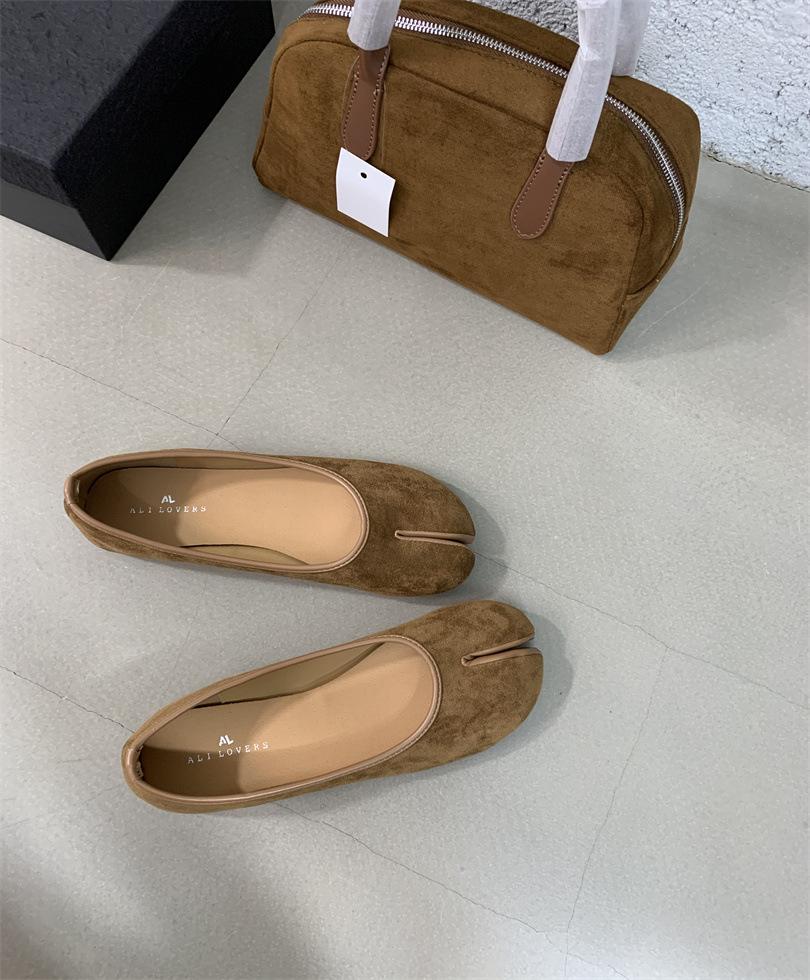 Gentle New Shoes Are Divided Into Pig's Trotters, Grandma's Pedals, Flat-soled Shallow Mouth, Korean Version of Soft-soled Single Shoes, Advanced Mary