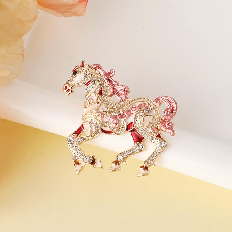1 шт. Украшение в виде животного Памятный подарок Брошь 'Милый пони' из свежего цинкового сплава, инкрустированная бриллиантами
