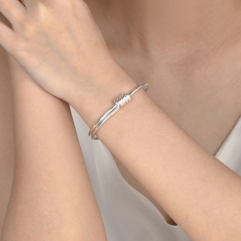 Real Shot S999 Foot Silver Niche Design Threaded Bracelet for Women, Geometric Simplicity, High-end Feeling, Silver Bracelet Bracelet, Trendy